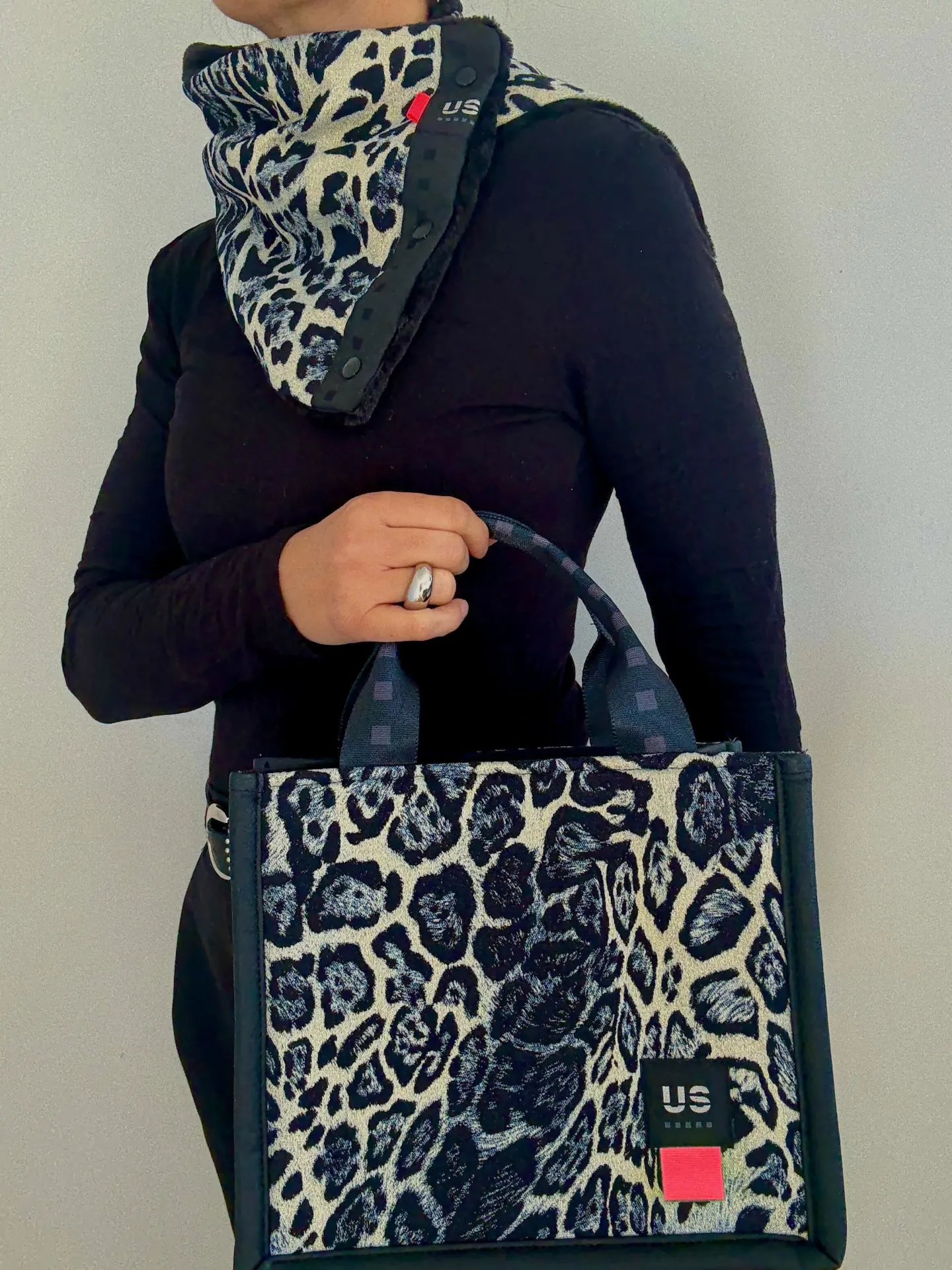 Micro Lleopard Blue Fucsia